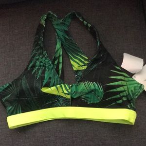 This is a NEW Fabletics Sports Bra Medium